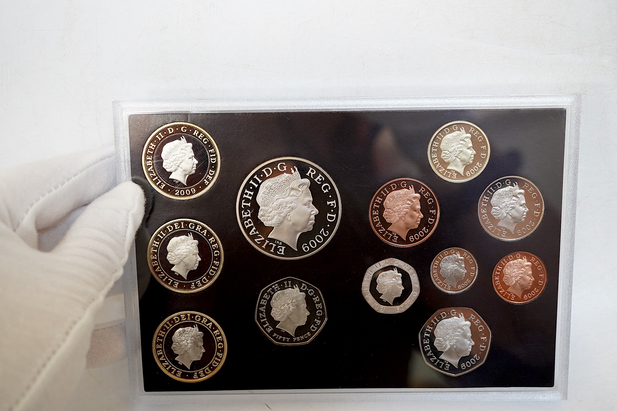 Elizabeth II proof coins, 2009 proof coin set, including the scarce Kew Gardens 50p